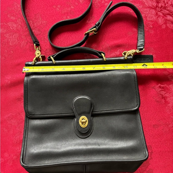 Coach Vintage Willis Leather Bag w Brass hardware EUC